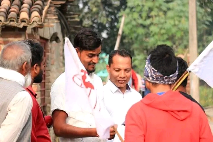 भोट स्वतन्त्रलाई भन्दै खड्गको साथमा मतदाता