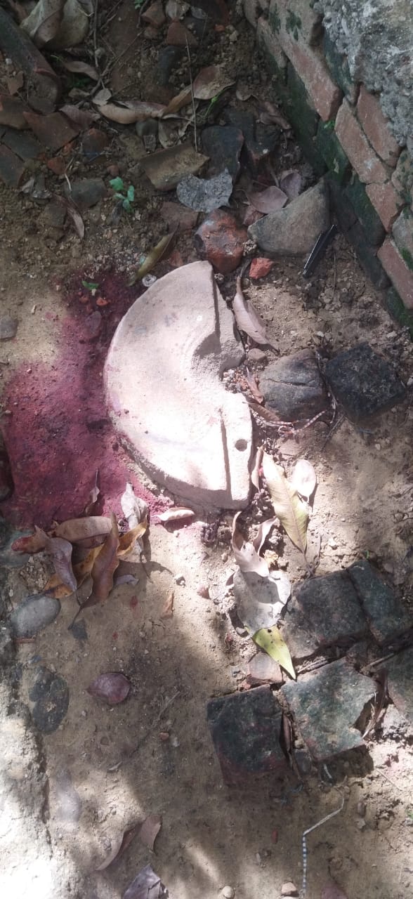 अज्ञात व्यक्ति द्वारा पुजारी माथि चक्कु प्रहार