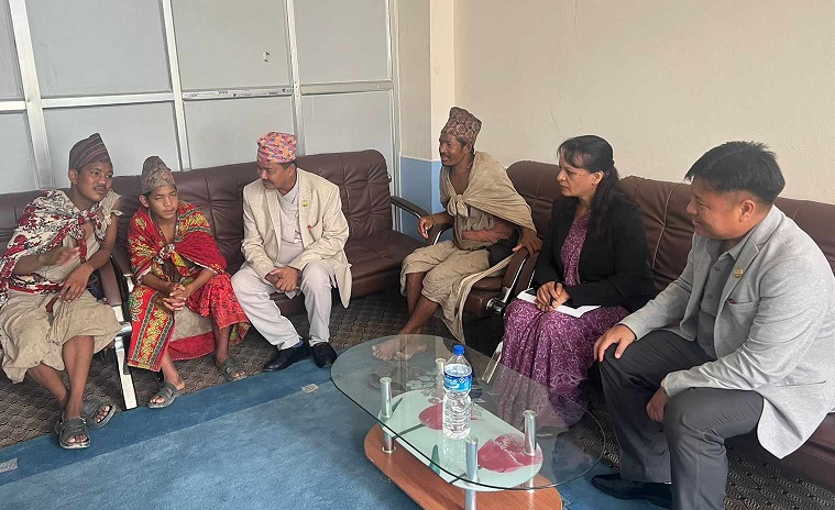 मुख्यमन्त्रीलाई भेटेर राउटेले मागे दशैँ खर्च