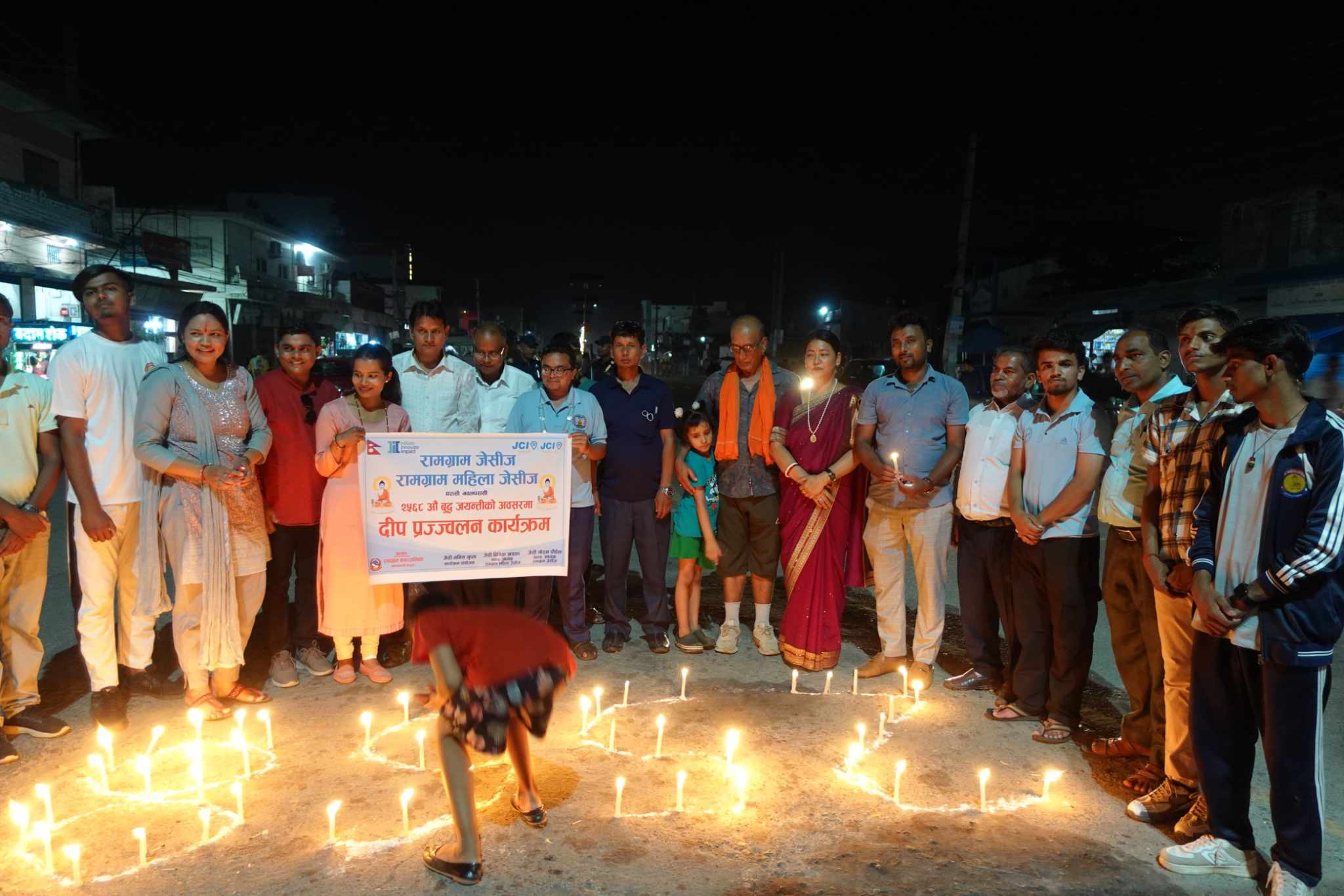 बुद्धजयन्तीमा परासीका चोक चोकमा दीपको उज्यालो, जेसीजद्धारा दीप प्रज्ज्वलन