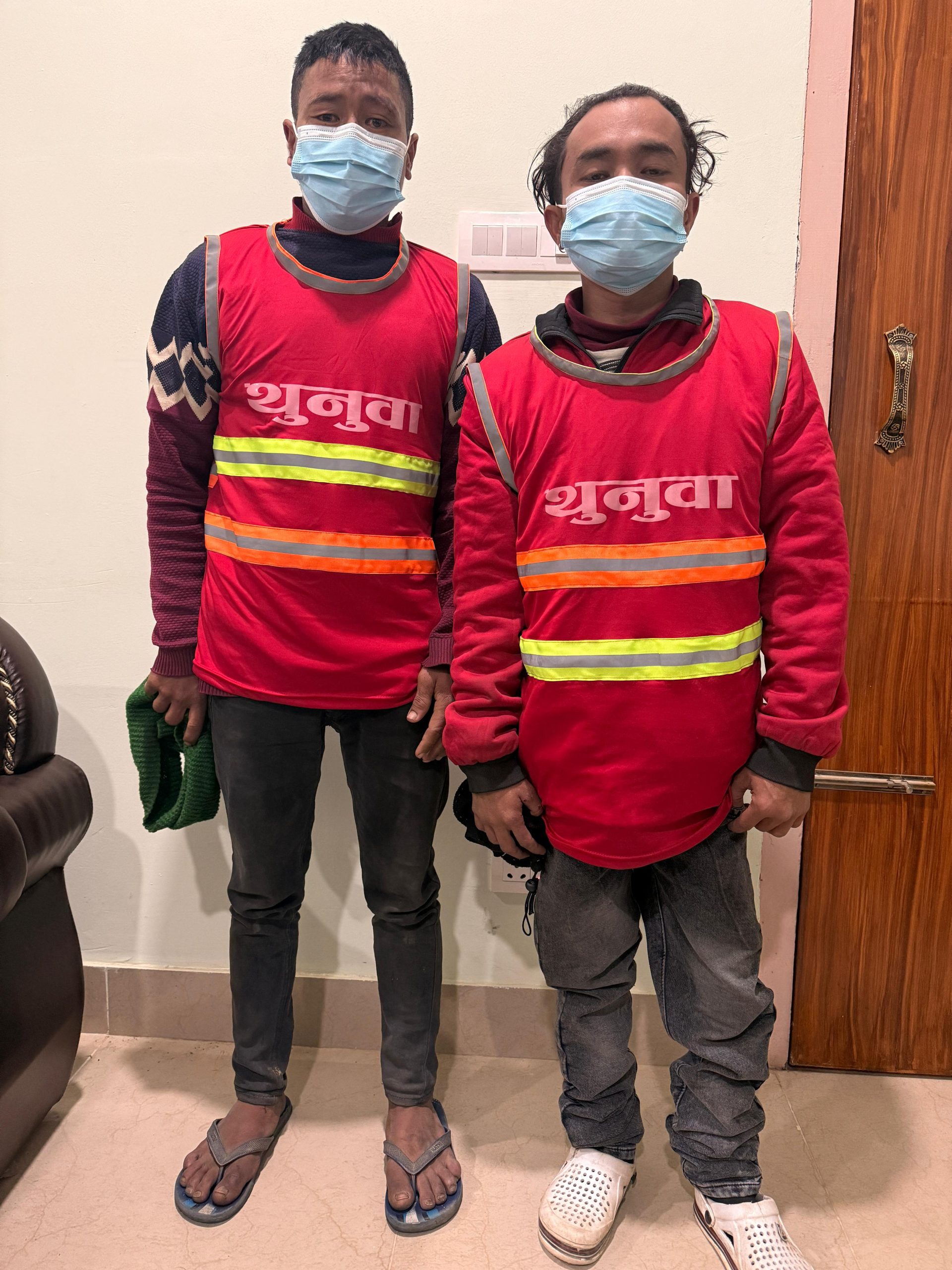 निर्दयतापुर्बक कुकुरहरु मारी सामाजिक संजालमा पोष्ट गर्ने सुस्ताकाे दुइ व्यक्तिहरु पक्राउ