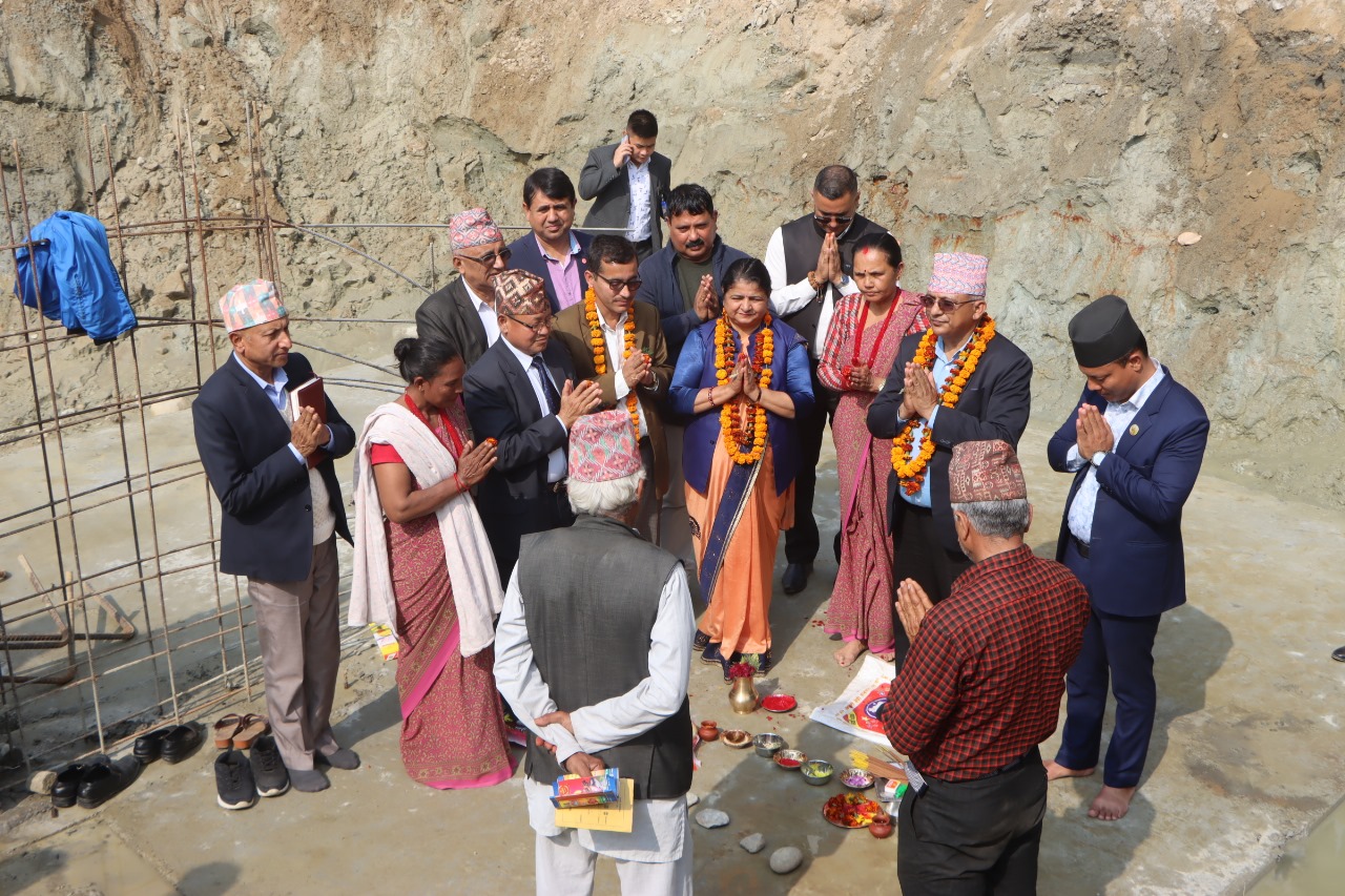 करिब १२ कराेडकाे बक्स पुल लुम्बिनी प्रदेश भाैतिक पुर्वाधार विकाश मन्त्री भुमिश्वर ढकालद्वारा शिलान्यास