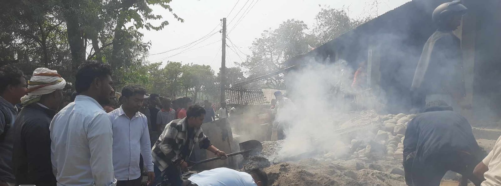 विद्युत सर्ट हुँदा भएकाे आगलागीबाट २७ लाखकाे क्षति,  तीन घाइते